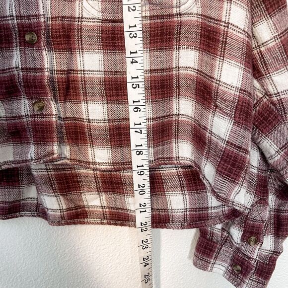 American Eagle Plaid Cropped Button Down Flannel Size M - Picture 3 of 8